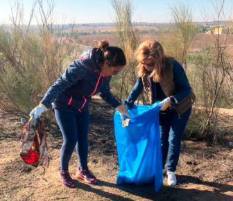 Alía y Robles participan jornada limpieza Asociación ‘El Señorío de Illescas Importa’